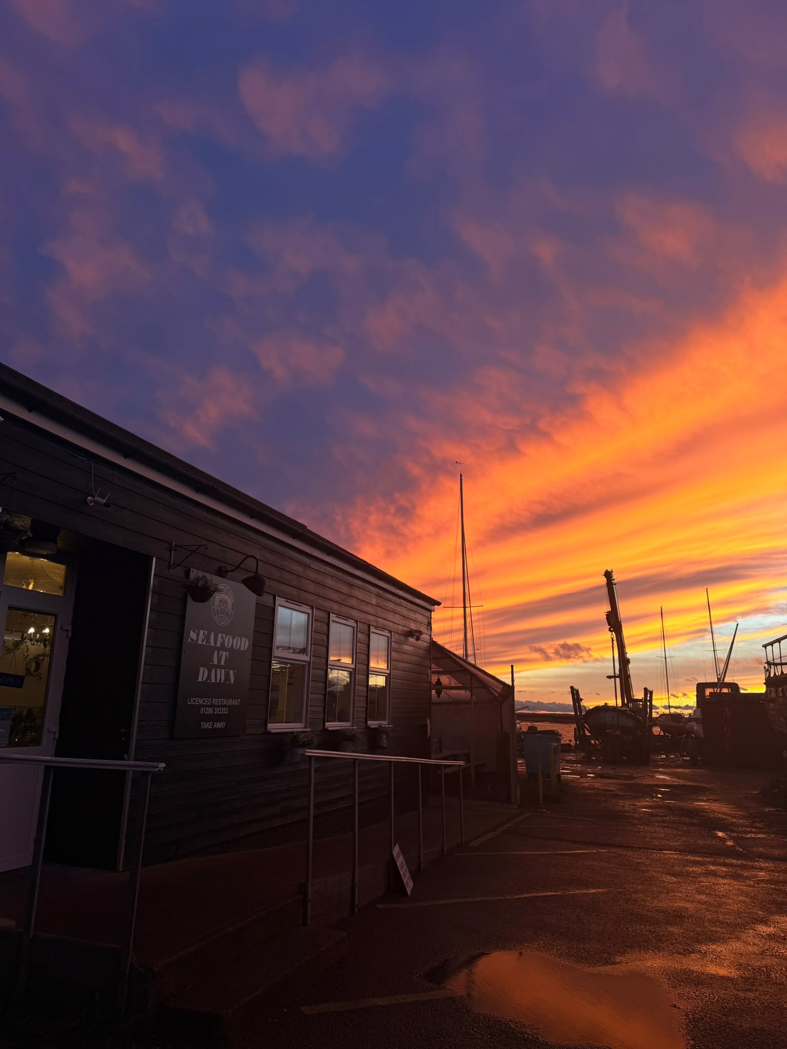 Seafood at Dawn gallery photo 3