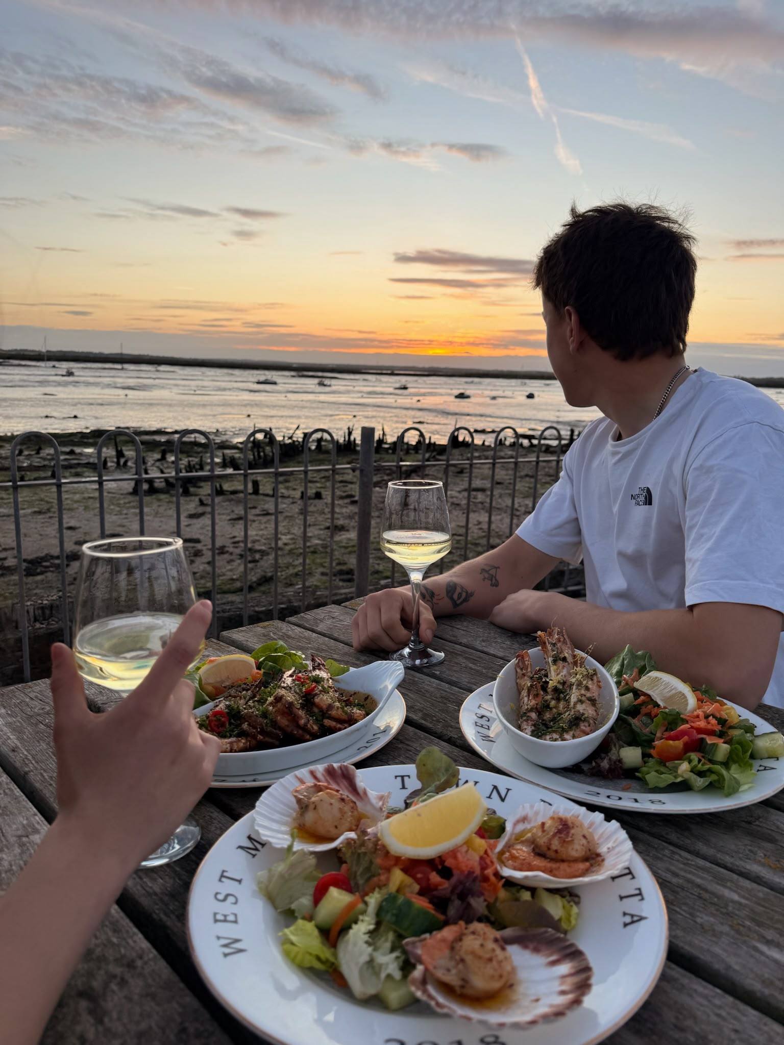 Seafood at Dawn gallery photo 9